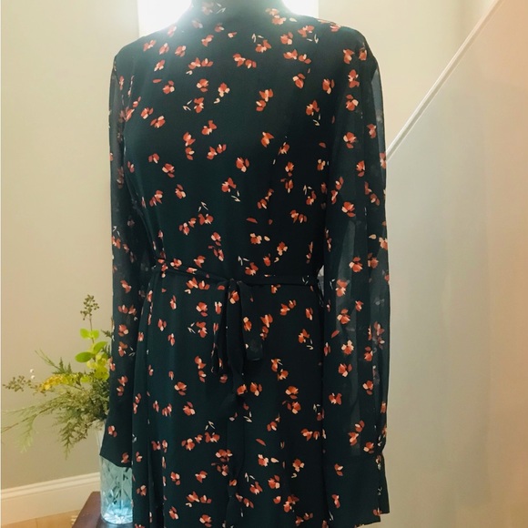 DKNY-DONNA KAREN Dress Handkerchief Hem High Neck Belted Green Floral Sz 16 - Picture 9 of 13